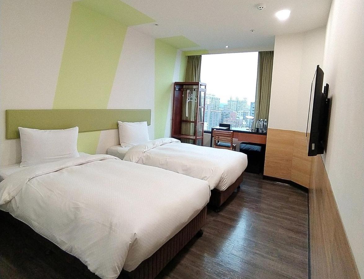 Hotel J Taoyuan Pingzhen Екстериор снимка