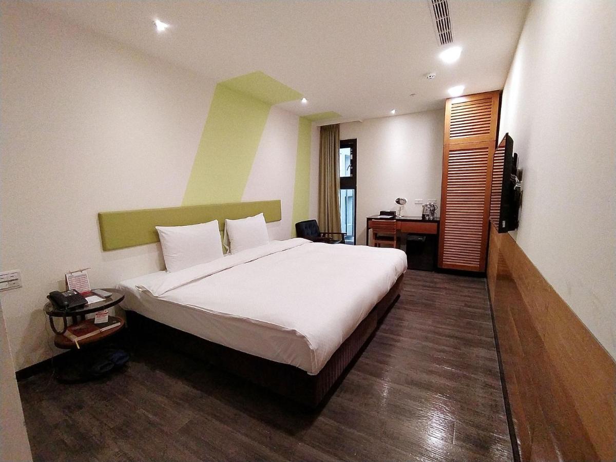 Hotel J Taoyuan Pingzhen Екстериор снимка
