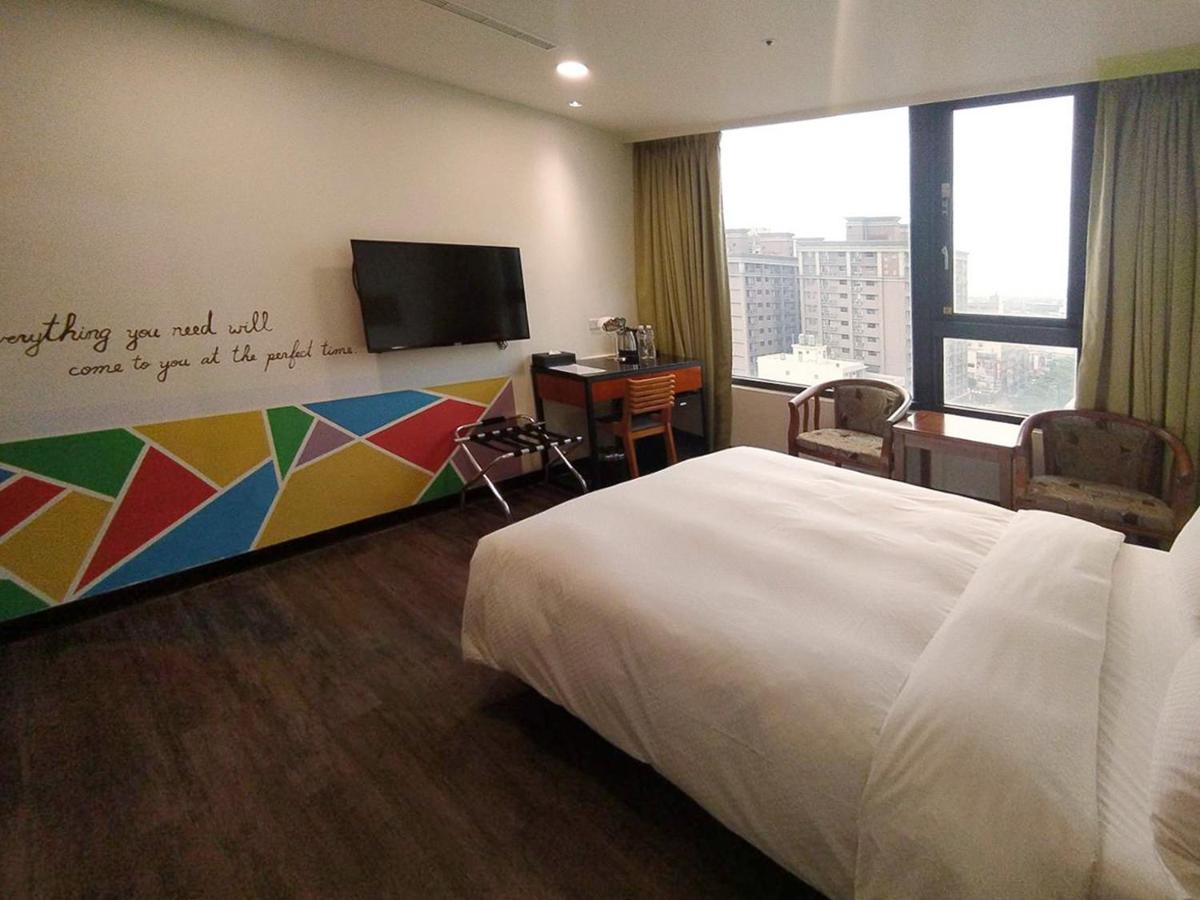 Hotel J Taoyuan Pingzhen Екстериор снимка