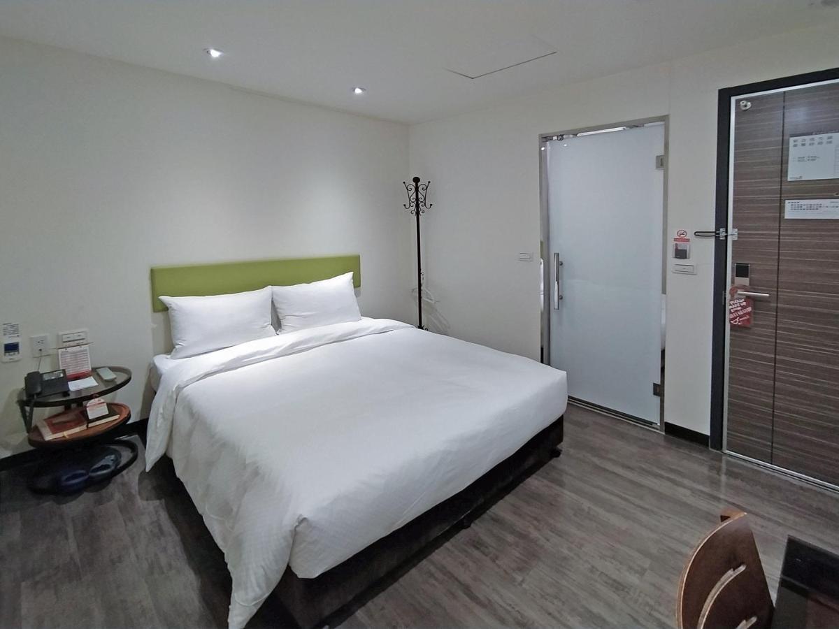 Hotel J Taoyuan Pingzhen Екстериор снимка