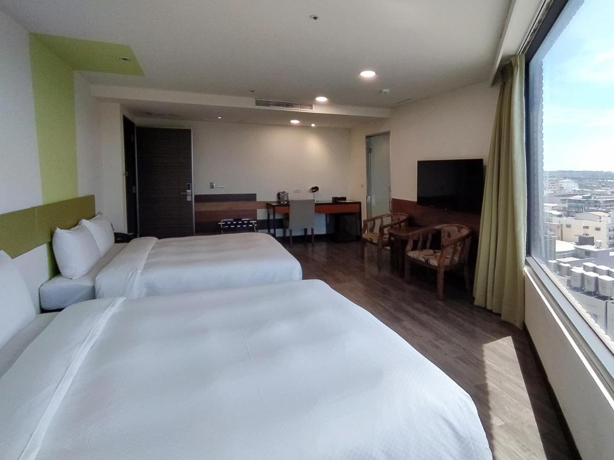 Hotel J Taoyuan Pingzhen Екстериор снимка