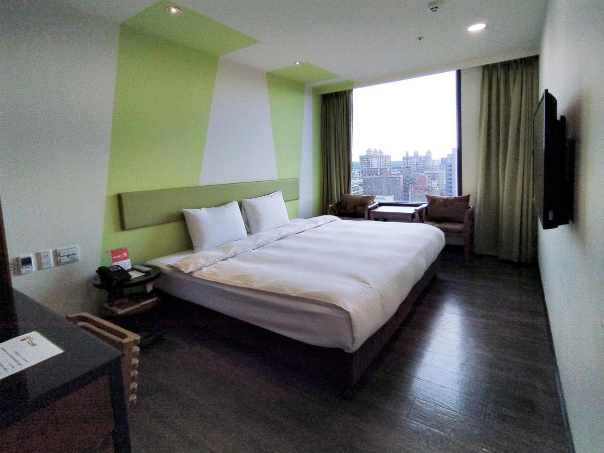 Hotel J Taoyuan Pingzhen Екстериор снимка