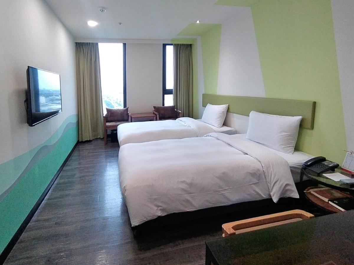 Hotel J Taoyuan Pingzhen Екстериор снимка
