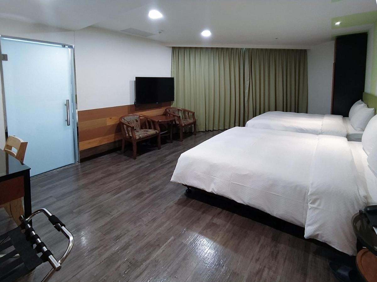 Hotel J Taoyuan Pingzhen Екстериор снимка