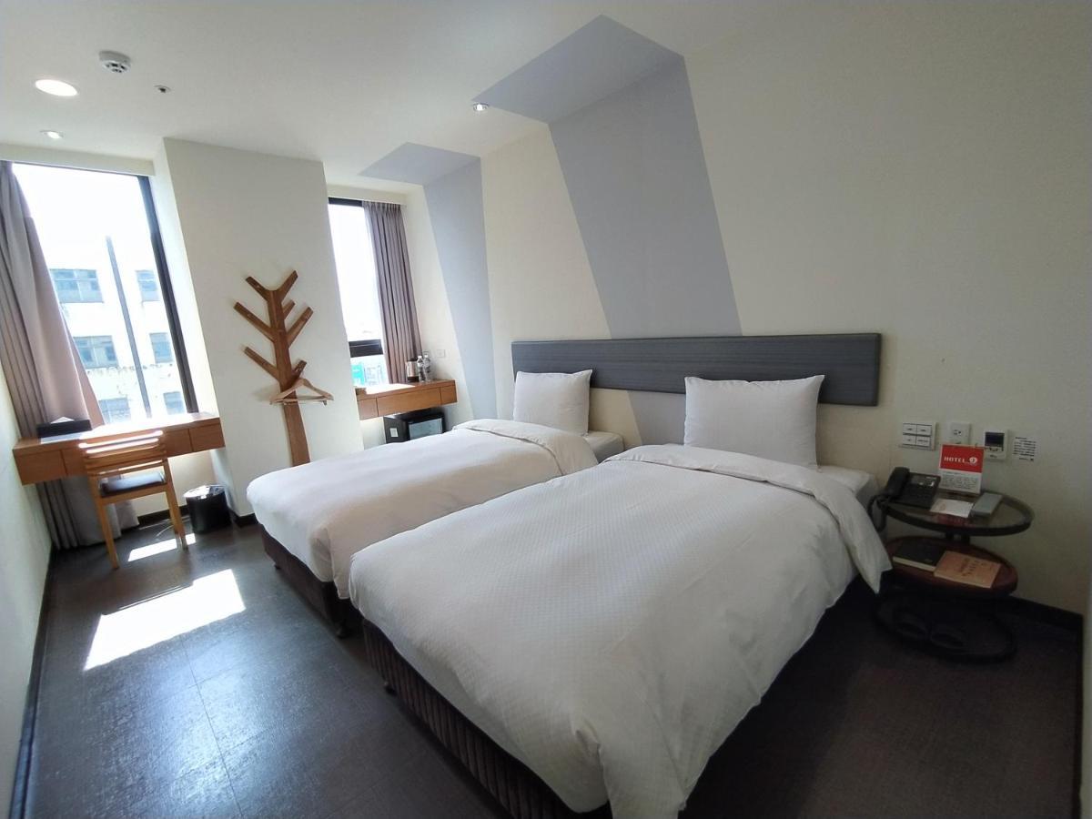Hotel J Taoyuan Pingzhen Екстериор снимка