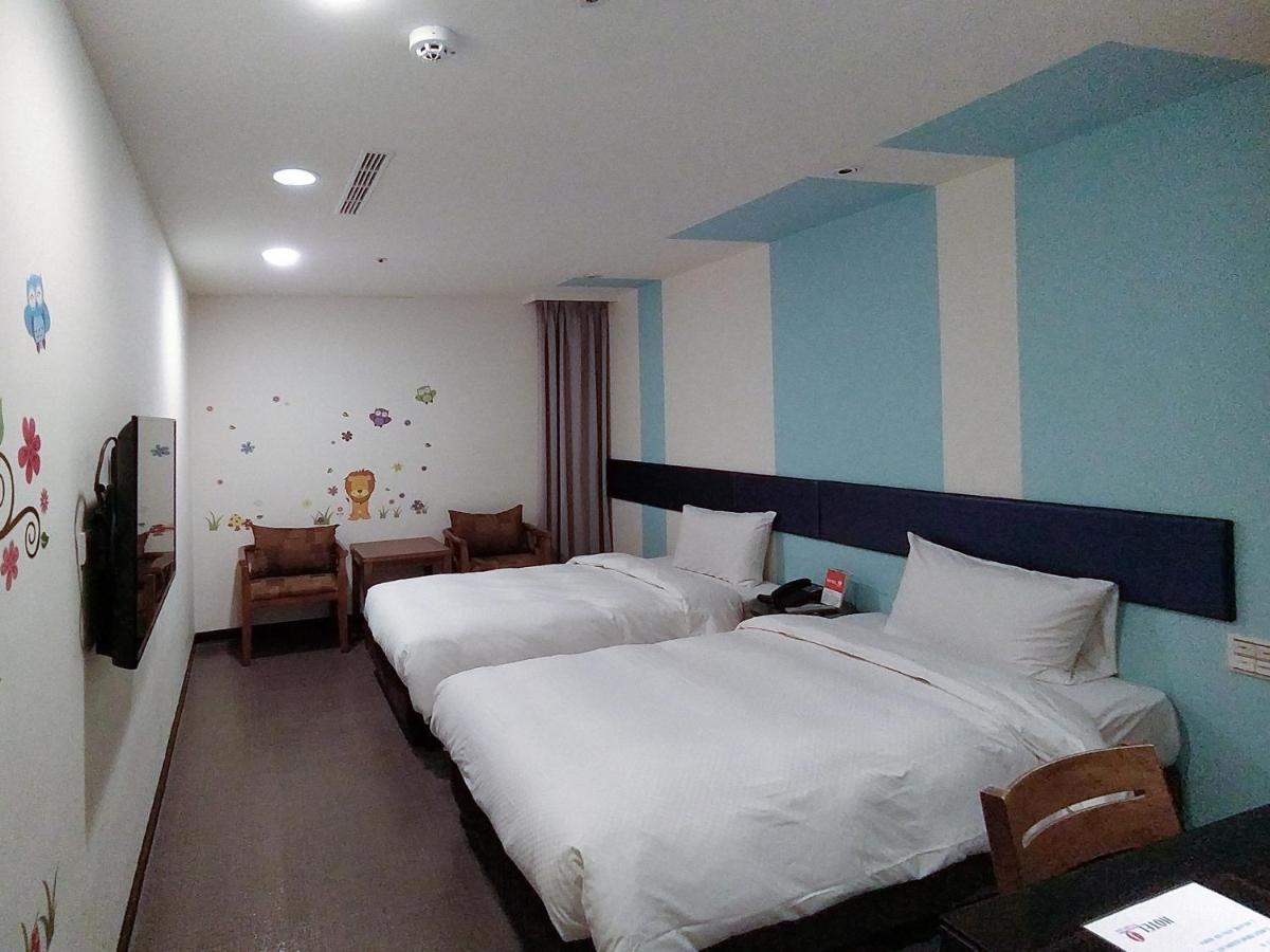 Hotel J Taoyuan Pingzhen Екстериор снимка