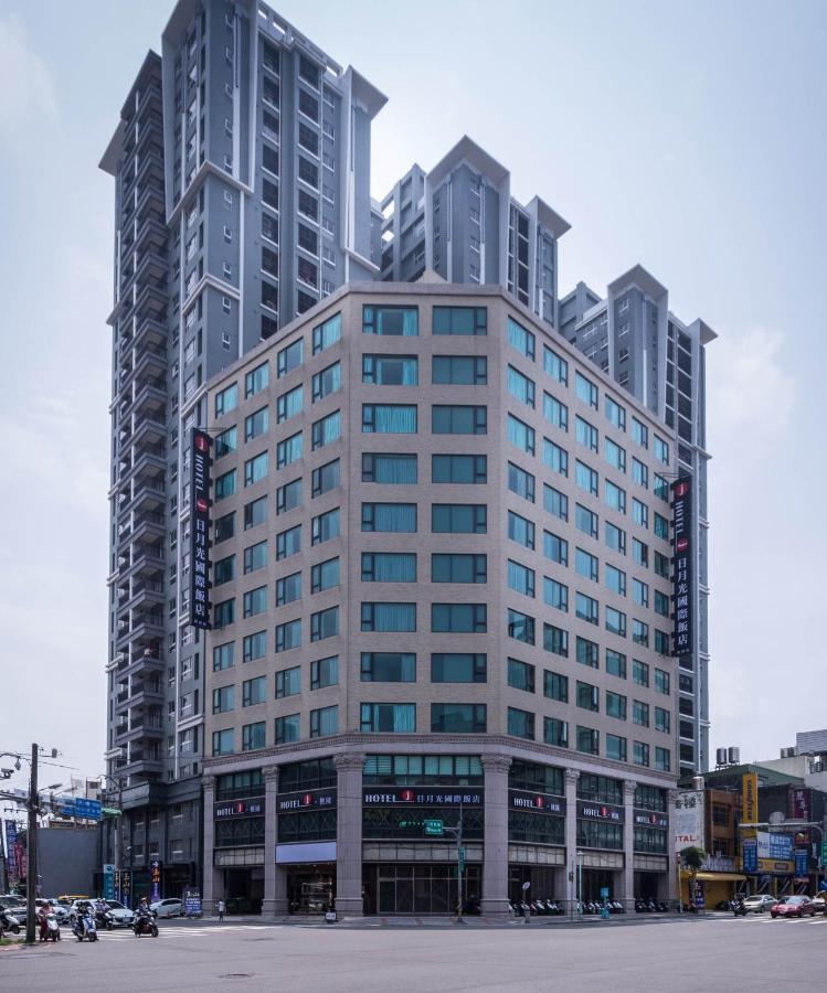 Hotel J Taoyuan Pingzhen Екстериор снимка