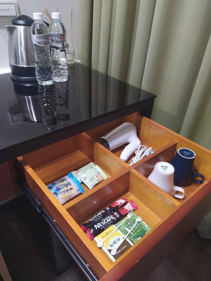 Hotel J Taoyuan Pingzhen Екстериор снимка