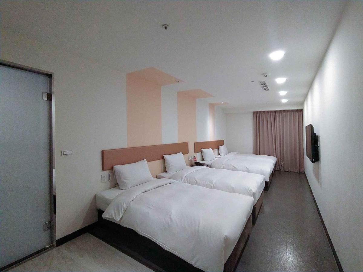 Hotel J Taoyuan Pingzhen Екстериор снимка
