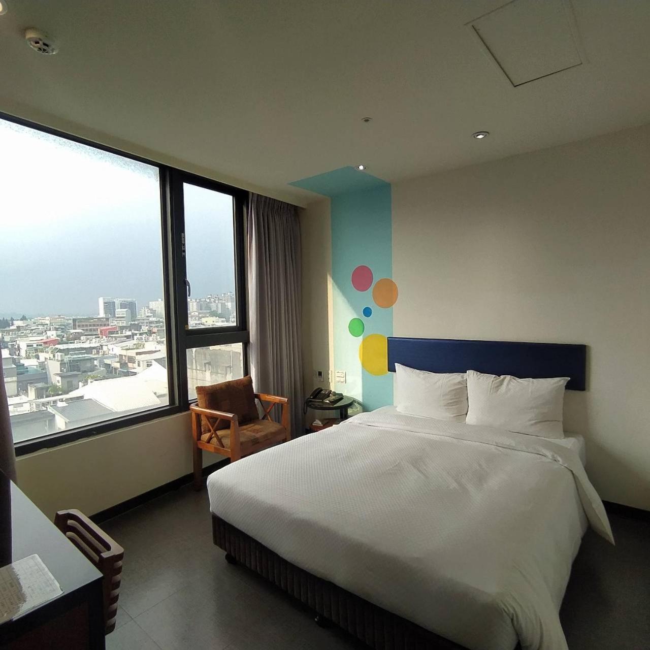 Hotel J Taoyuan Pingzhen Екстериор снимка