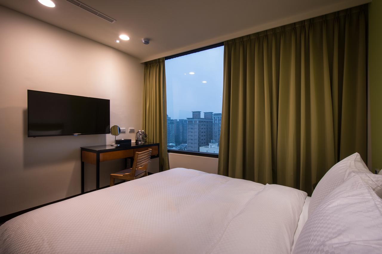 Hotel J Taoyuan Pingzhen Екстериор снимка