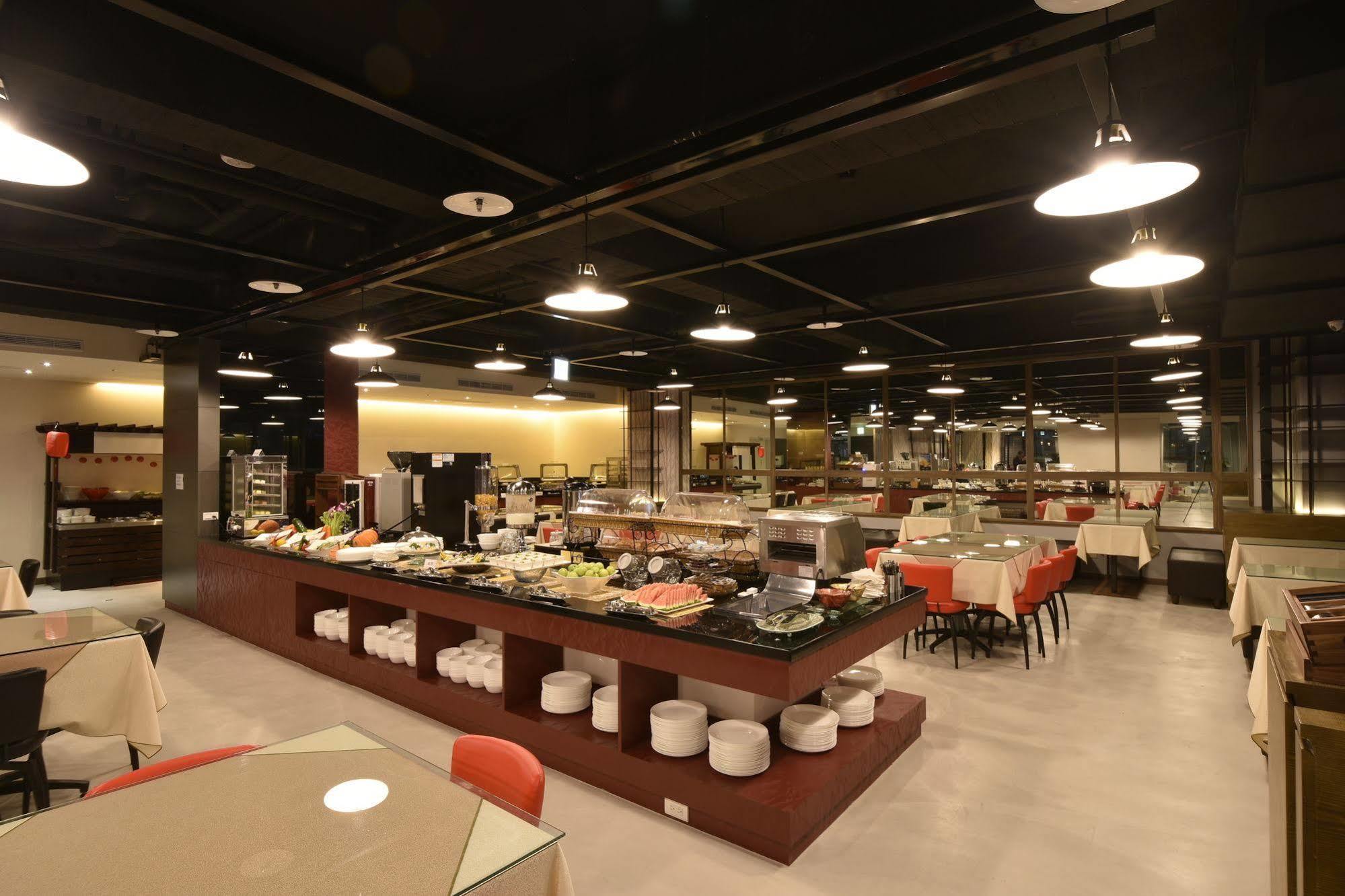 Hotel J Taoyuan Pingzhen Екстериор снимка